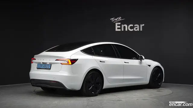 Main__Slider__Photo:Model 3 Tesla 2024.7-1