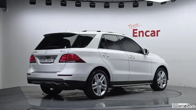 Main__Slider__Photo:GLE-Class Mercedes-Benz 2018.8-1