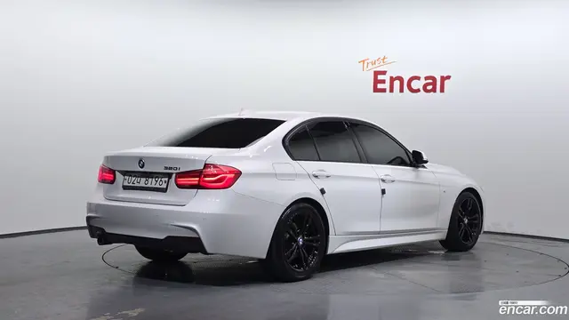 Main__Slider__Photo:3-Series BMW 2018.2-1