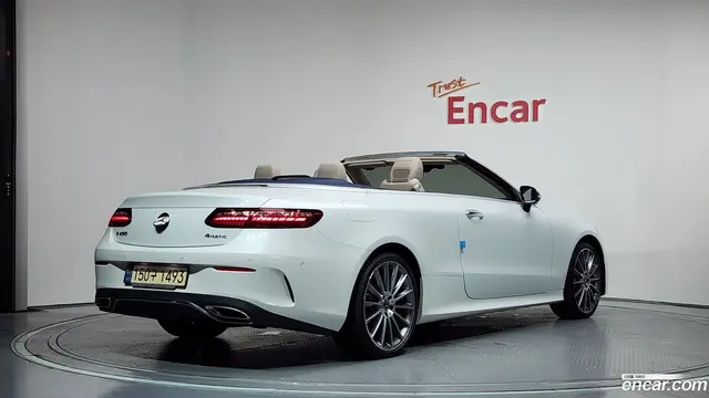 Main__Slider__Photo:E-Class Mercedes-Benz 2022.2-1