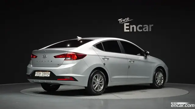 Main__Slider__Photo:AVANTE Hyundai 2019.2-1