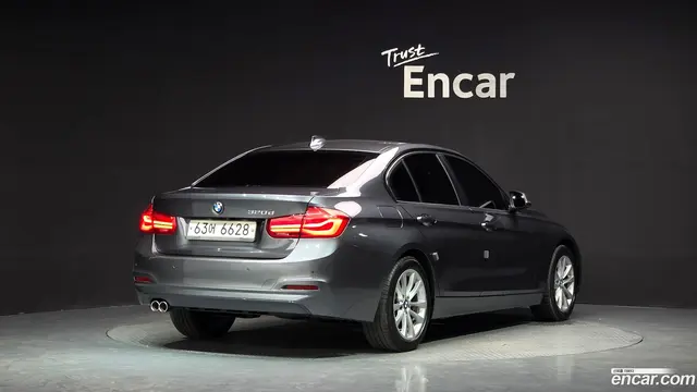 Main__Slider__Photo:3-Series BMW 2017.1-1