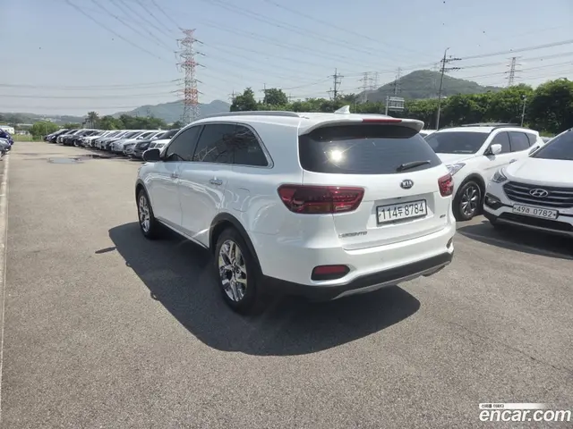 Main__Slider__Photo:Sorento Kia 2019.9-1