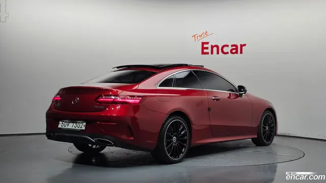 Main__Slider__Photo:E-Class Mercedes-Benz 2017.8-1