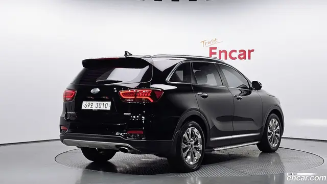 Main__Slider__Photo:Sorento Kia 2017.7-1