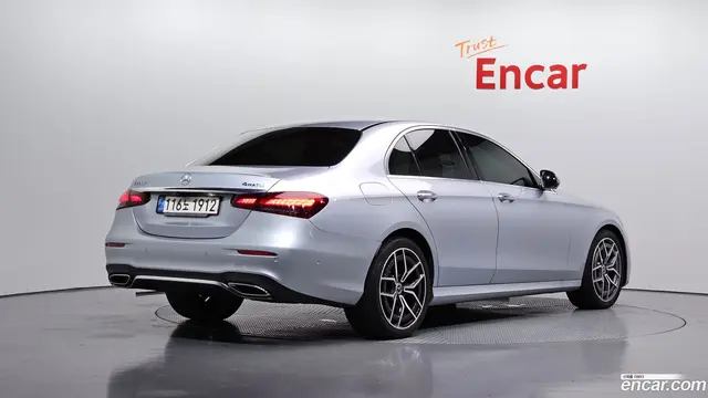 Main__Slider__Photo:E-Class Mercedes-Benz 2021.6-1