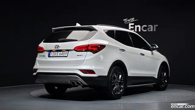 Main__Slider__Photo:Santafe Hyundai 2016.10-1