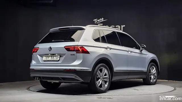 Main__Slider__Photo:Tiguan Volkswagen 2018.8-1