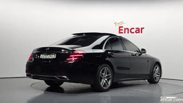 Main__Slider__Photo:S-Class Mercedes-Benz 2020.5-1