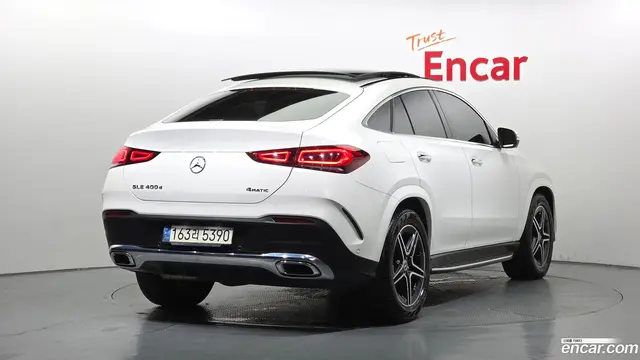 Main__Slider__Photo:GLE-Class Mercedes-Benz 2021.5-1