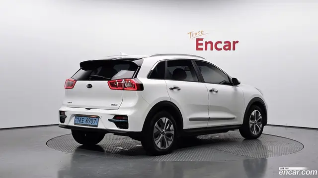 Main__Slider__Photo:Niro Kia 2018.10-1