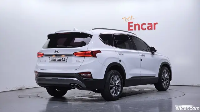 Main__Slider__Photo:Santafe Hyundai 2018.2-1