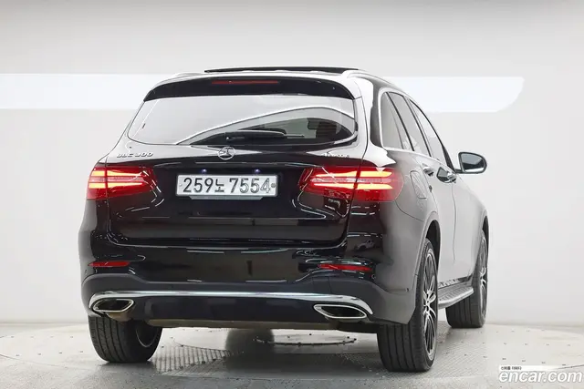 Main__Slider__Photo:GLC-Class Mercedes-Benz 2019.11-1