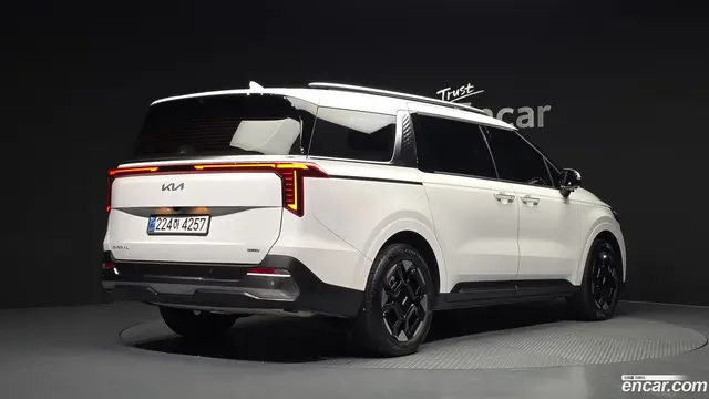 Main__Slider__Photo:Canival Kia 2025.1-1