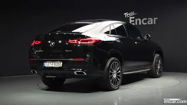 Main__Slider__Photo:GLE-Class Mercedes-Benz 2022.2-1