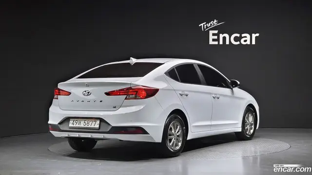 Main__Slider__Photo:AVANTE Hyundai 2019.1-1