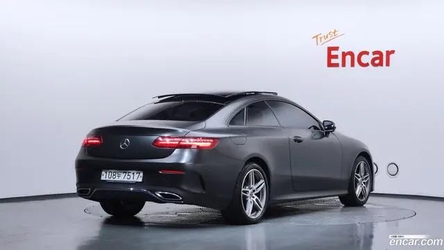 Main__Slider__Photo:E-Class Mercedes-Benz 2017.7-1