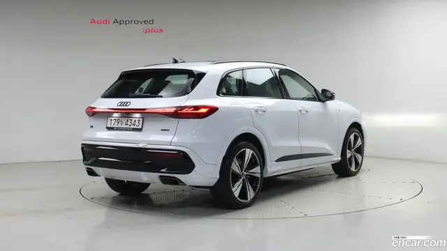 Main__Slider__Photo:Q5 Audi 2025.11-1