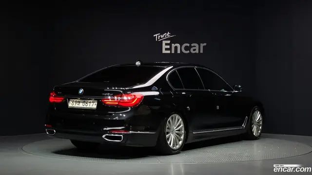 Main__Slider__Photo:7-Series BMW 2016.7-1