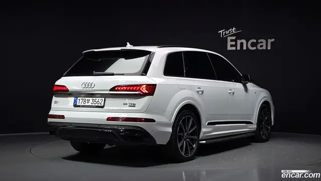 Main__Slider__Photo:Q7 Audi 2021.5-1
