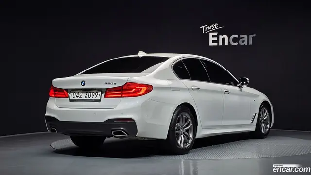 Main__Slider__Photo:5-Series BMW 2017.10-1
