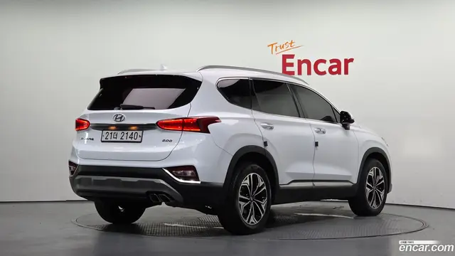 Main__Slider__Photo:Santafe Hyundai 2018.2-1