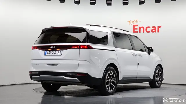 Main__Slider__Photo:Canival Kia 2022.5-1