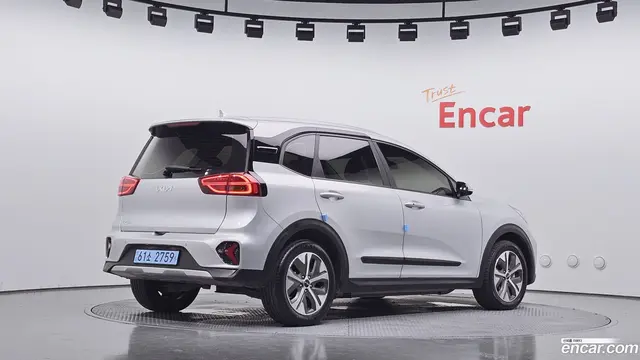 Main__Slider__Photo:Niro Kia 2022.6-1
