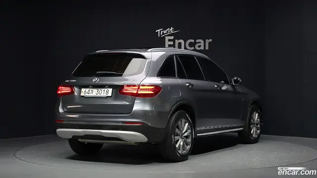 Main__Slider__Photo:GLC-Class Mercedes-Benz 2019.6-1