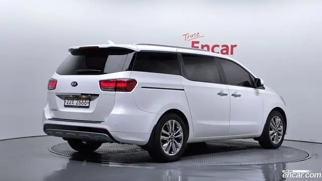 Main__Slider__Photo:Canival Kia 2015.2-1