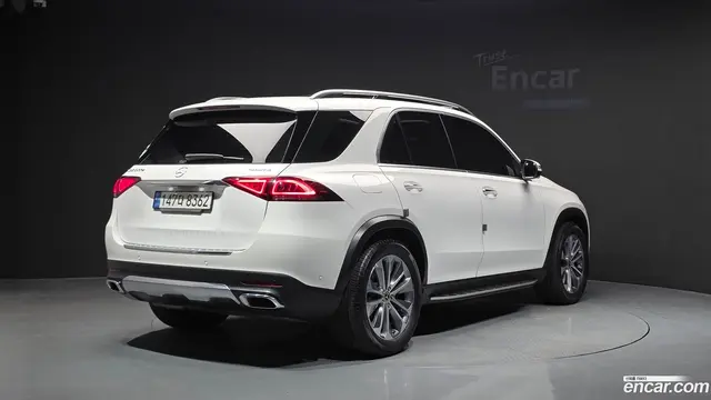 Main__Slider__Photo:GLE-Class Mercedes-Benz 2022.2-1