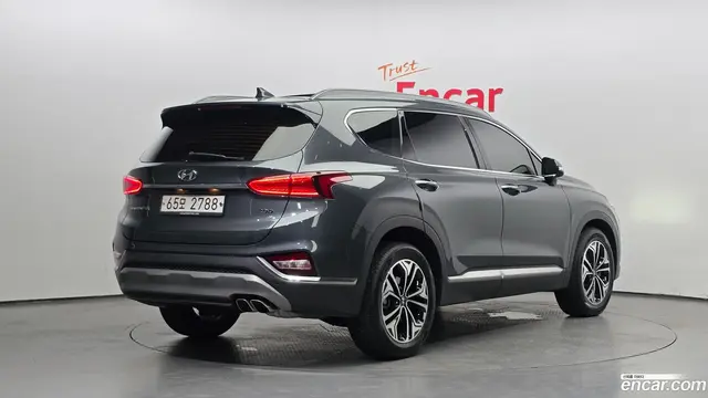 Main__Slider__Photo:Santafe Hyundai 2018.4-1