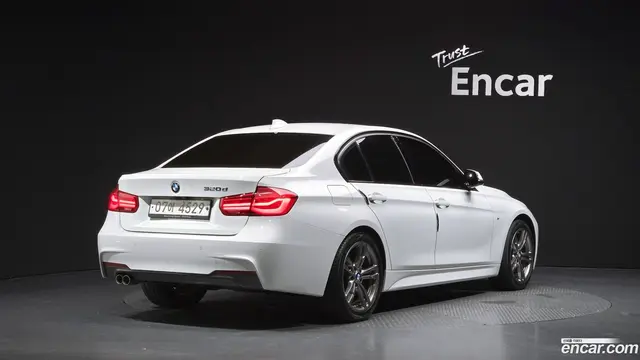 Main__Slider__Photo:3-Series BMW 2018.2-1