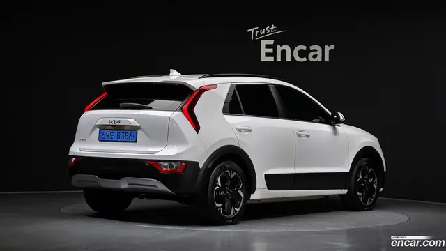 Main__Slider__Photo:Niro Kia 2023.5-1