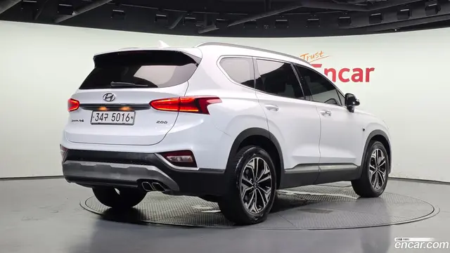 Main__Slider__Photo:Santafe Hyundai 2018.7-1