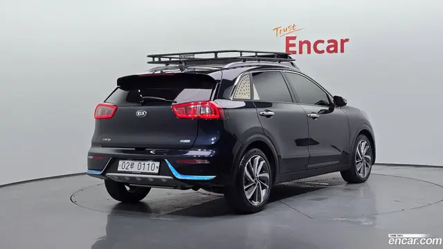 Main__Slider__Photo:Niro Kia 2016.10-1