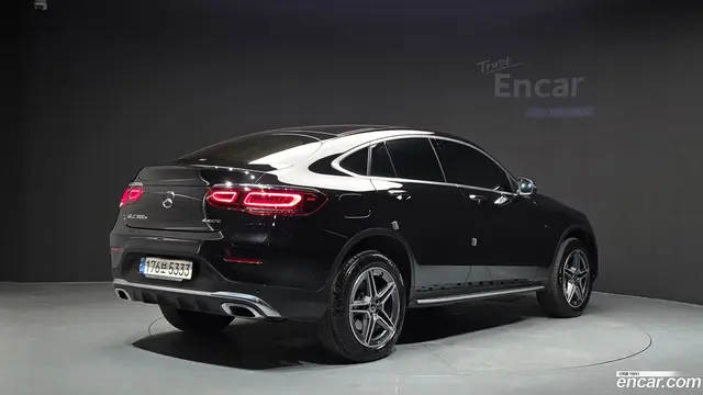 Main__Slider__Photo:GLC-Class Mercedes-Benz 2021.8-1