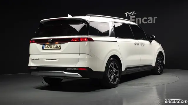 Main__Slider__Photo:Canival Kia 2021.5-1
