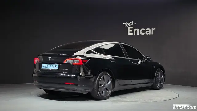 Main__Slider__Photo:Model 3 Tesla 2020.8-1