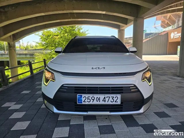Main__Slider__Photo:Niro Kia 2022.3-1