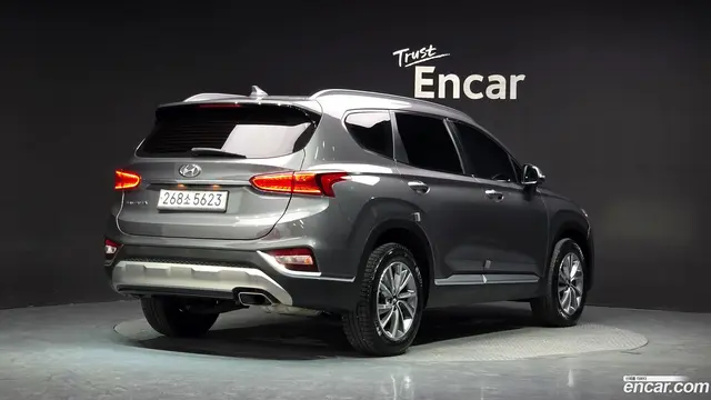 Main__Slider__Photo:Santafe Hyundai 2020.5-1