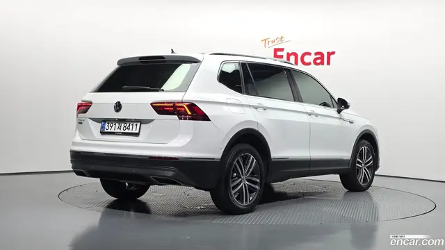 Main__Slider__Photo:Tiguan Volkswagen 2018.6-1