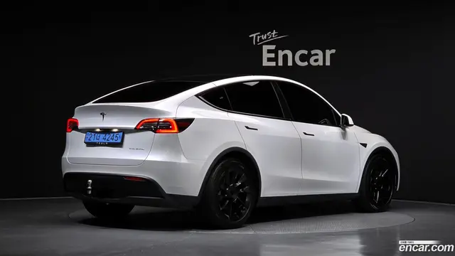 Main__Slider__Photo:Model Y Tesla 2021.4-1
