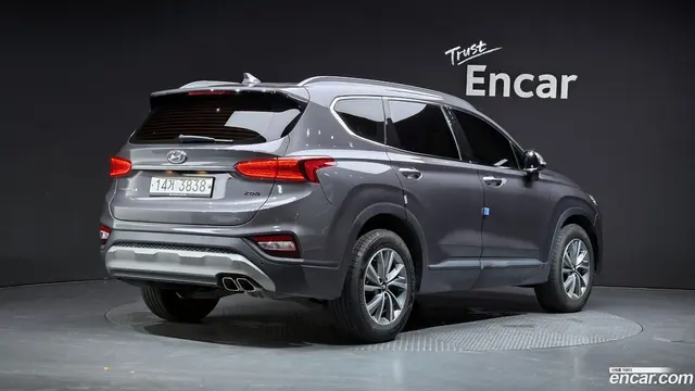 Main__Slider__Photo:Santafe Hyundai 2018.7-1