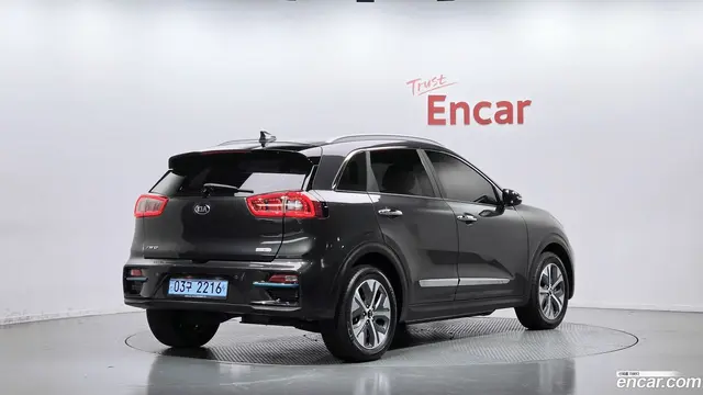 Main__Slider__Photo:Niro Kia 2021.2-1