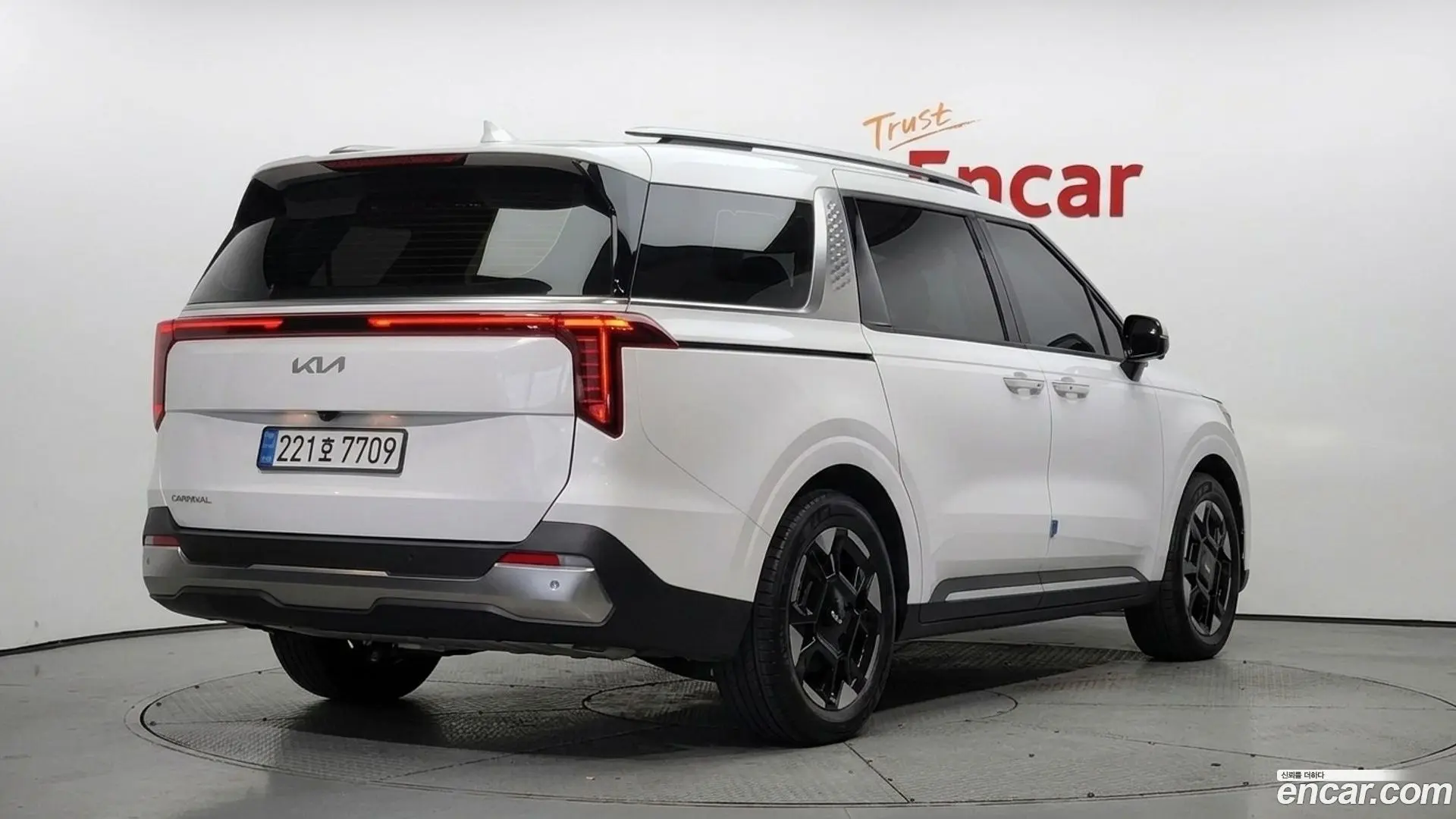 Main__Slider__Photo:Canival Kia 2024.4-1