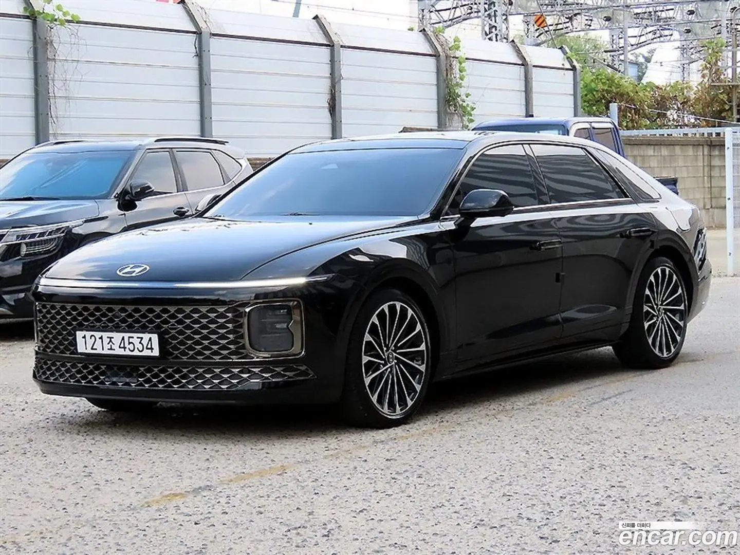 Main__Slider__Photo:Grandeur Hyundai 2023.8-1