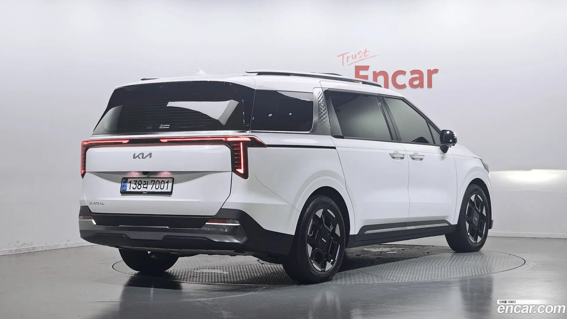 Main__Slider__Photo:Canival Kia 2024.3-1