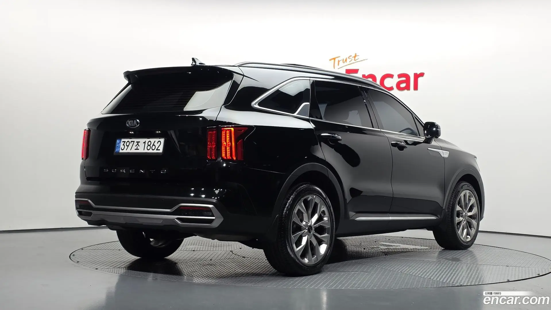 Main__Slider__Photo:Sorento Kia 2020.9-1