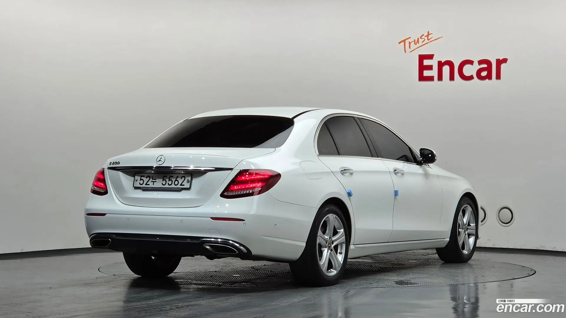 Main__Slider__Photo:E-Class Mercedes-Benz 2018.4-1